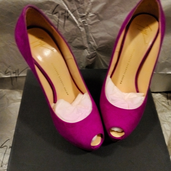 Women's Giuseppe Zanotti Heels - Picture 3 of 7